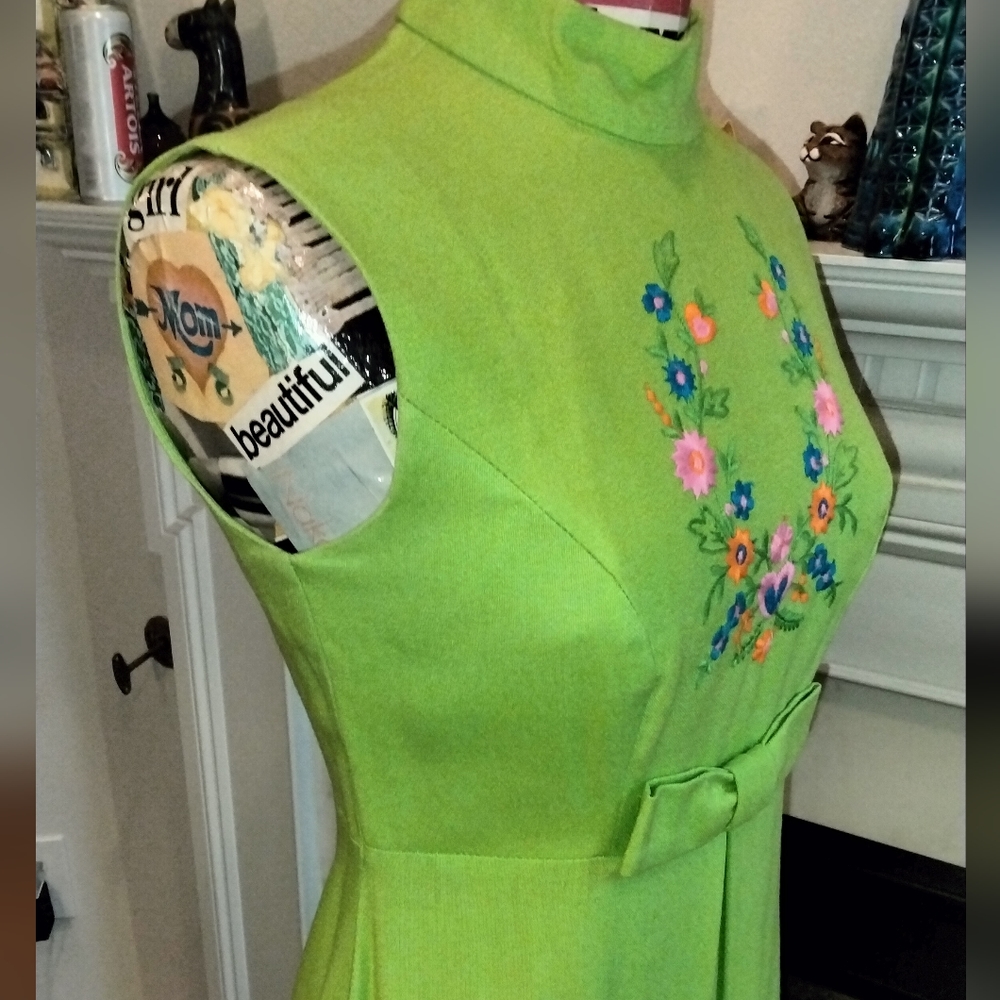 Vintage 1960s 1970s handmade lime green embroidered evening dress gown - Picture 2 of 10